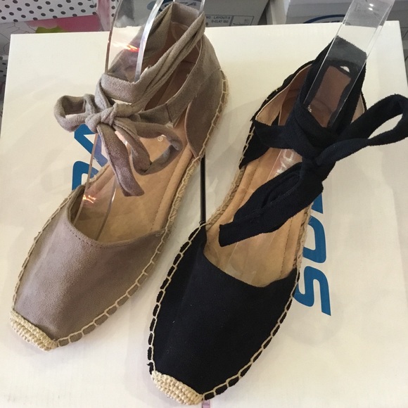 Soda Wrap Around Lace Up Espadrille close toe sndl - Picture 2 of 4